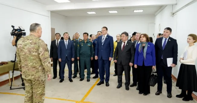 Әскери кафедра запастағы офицерлер мен сержанттарды қалай даярлайды?