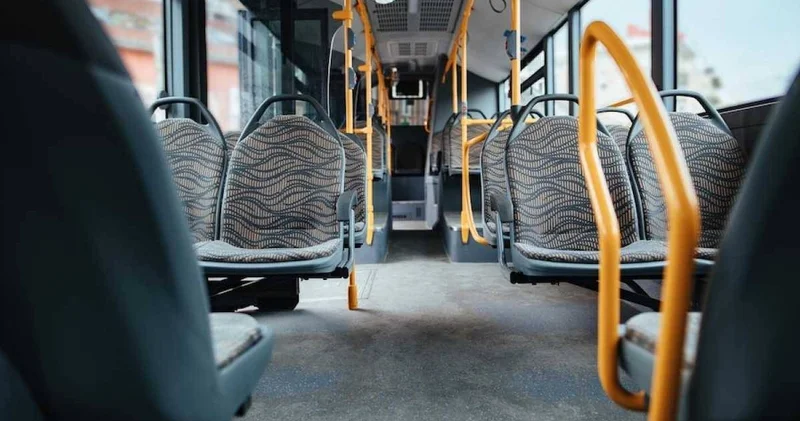 Таразда жолаушы автобус жүргізушісін пышақтап кетті