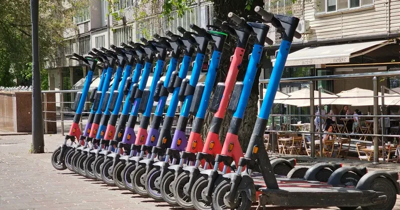 Ішкі істер министрлігі электрлі самокаттарға мемлекеттік нөмір беру қағидаларын бекітті