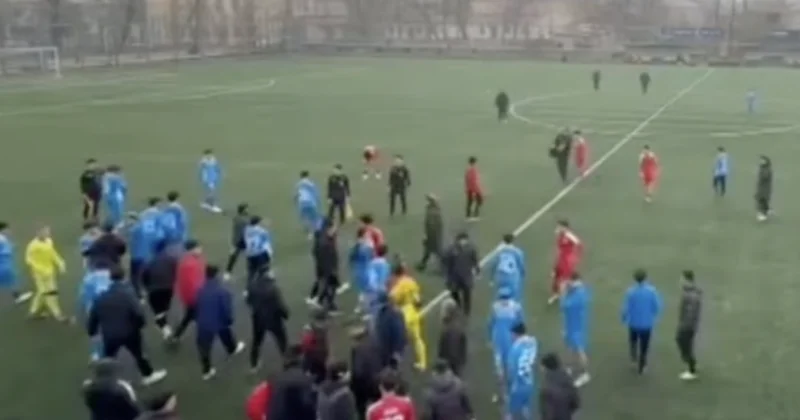 Выбили зубы и сломали челюсть: Футбольный матч в Шымкенте закончился дракой и травмами игроков