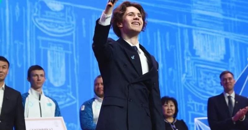 Михаил Шайдоров борется за премию ISU по фигурному катанию