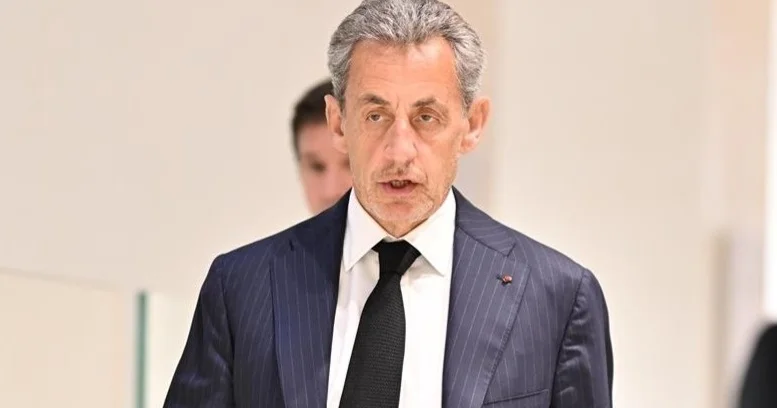 Францияның бұрынғы президенті Николя Саркози соттан екі үкімді біріктіруді сұрады