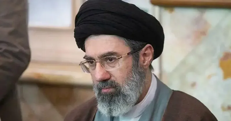 Верховным лидером Ирана объявлен Моджтаба Хаменеи. Что о нём известно?