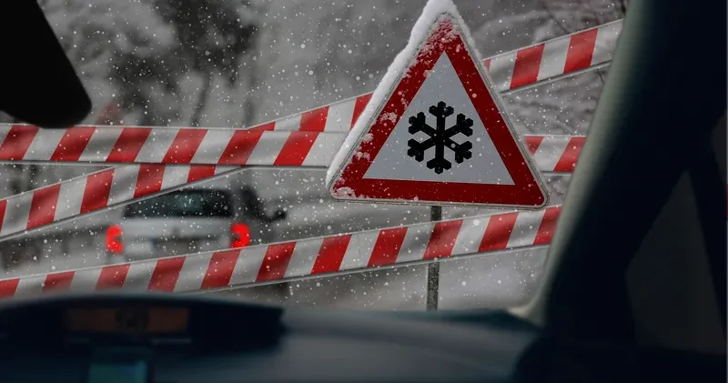 Төтенше жағдайлар министрлігі жолдардың жабылуы туралы хабарламаларды ескеруге шақырды