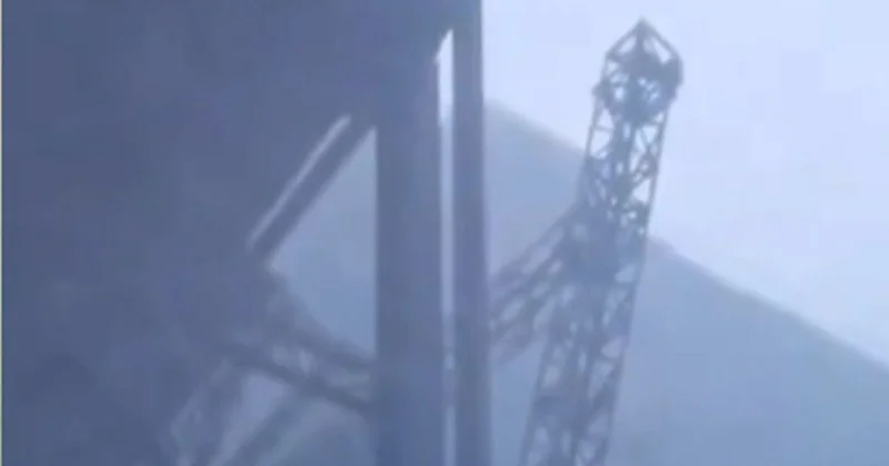 Ураганный ветер обрушил трубу на заводе ферросплавов в Павлодарской области