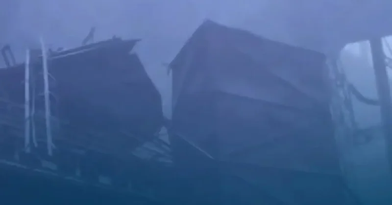 Ураган снёс часть дымовой трубы с цеха Аксуского завода ферросплавов