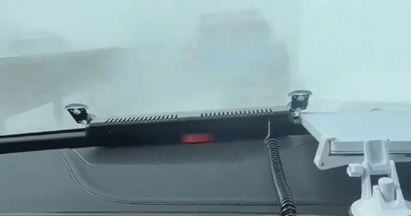 Сильный буран и практически нулевая видимость: полиция обратилась к водителям