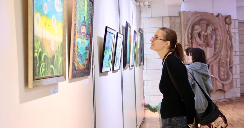 Алматыда балдырған суретшілердің көрмесі ашылды