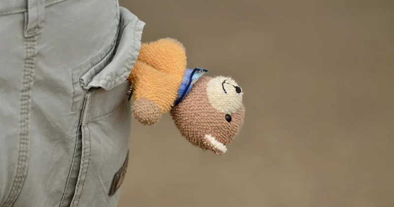 В Конаеве мужчину заметили за непристойными действиями рядом с детьми