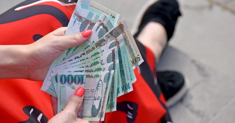 Квартира для свиданий оказалась миражом: в Астане осудили трёх девушек за мошенническую схему