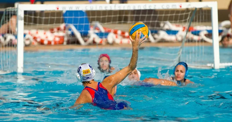 Крепкое здоровье и командный драйв: кому подходит водное поло и что оно даёт