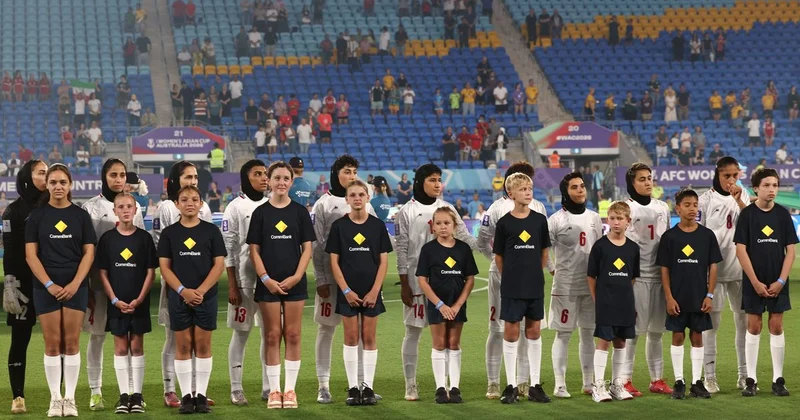 Отказались петь гимн: Австралия предоставила убежище пяти иранским футболисткам