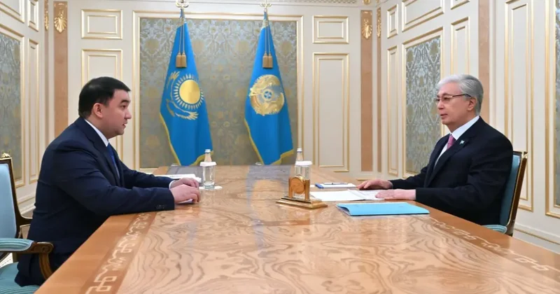 Токаев принял акима Туркестанской области
