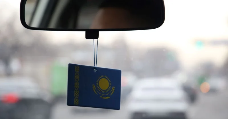 Три машины столкнулись из за непогоды в Астане