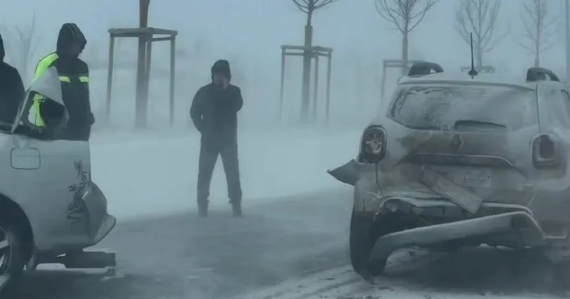 Три авто столкнулись на дороге в Астане из за плохой видимости (видео)