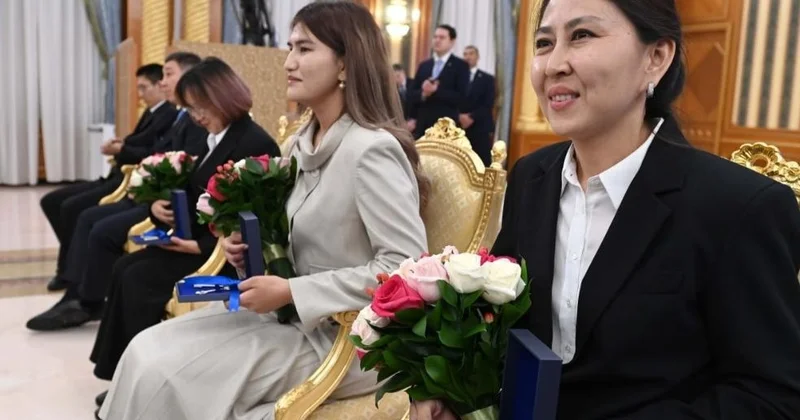 Ғылым күні: 10 жас ғалым Президенттің қолынан пәтер кілтін алды