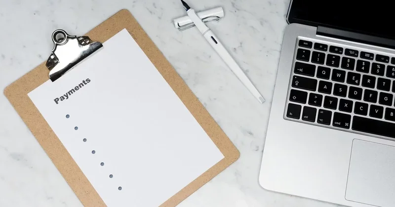 Казахстанским должникам разблокируют счета для получения зарплат и пособий