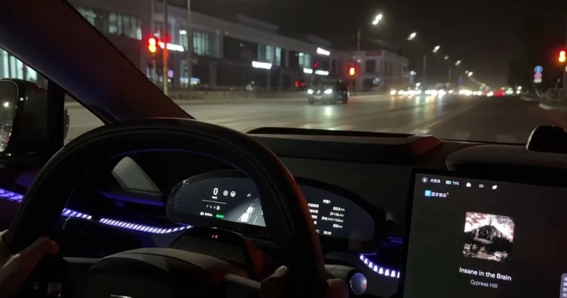 Ночная гонка на Zeekr едва не закончилась трагедией в Астане