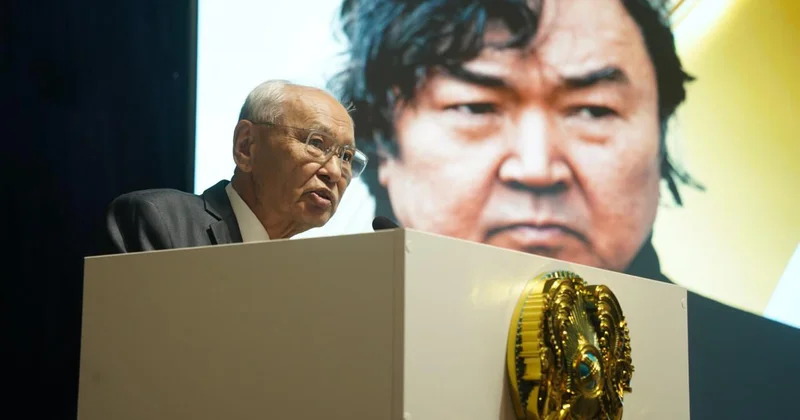 Людям он не лгал