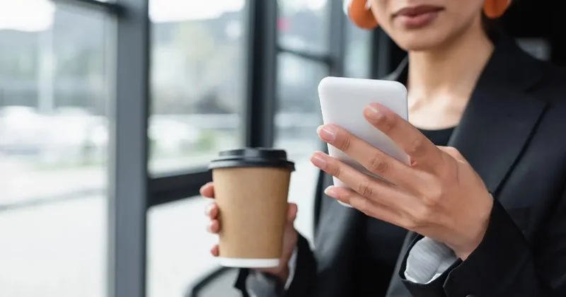 Жительница Астаны выманила деньги у коллег, выдумав смерть матери и болезнь ребёнка