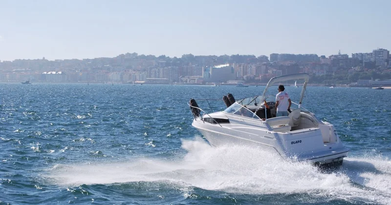 Судоводитель катера получил штраф за опасное маневрирование на море в Актау (ВИДЕО)