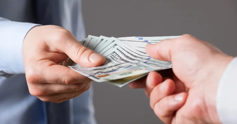 Курс доллара резко снизился на бирже 10 апреля