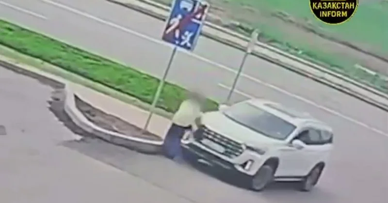 Внедорожник насмерть задавил женщину при въезде во двор в Кокшетау (ВИДЕО)