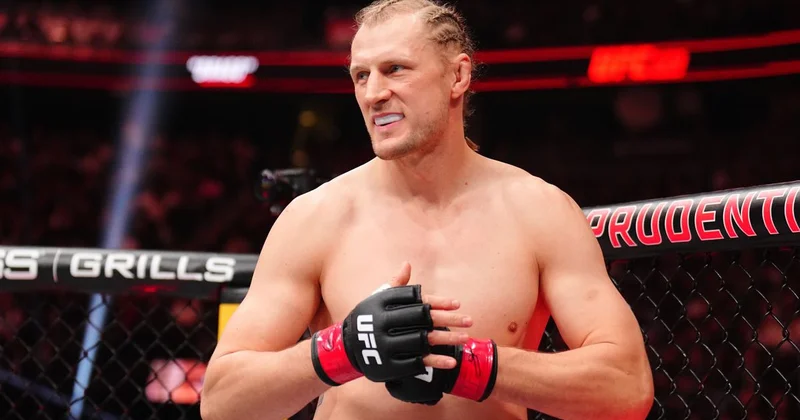 Волков победил Кортеса Акосту на турнире UFC 328