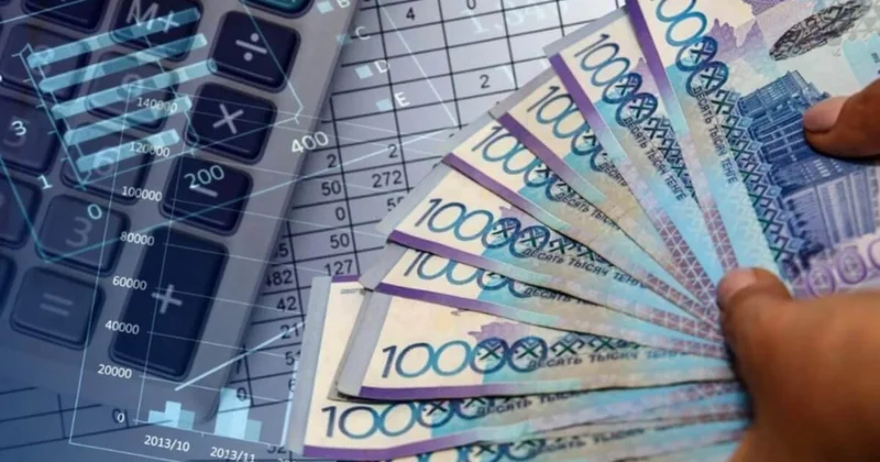 Названо число казахстанцев, получивших более 100 переводов за три месяца