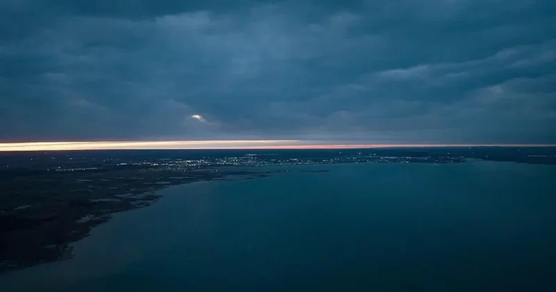 Трех человек унесло ветром на Капшагае