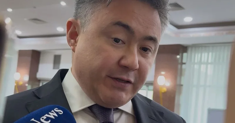 Глава Нацбанка посоветовал казахстанцам копить на пенсию, пока молодые и трудоспособные
