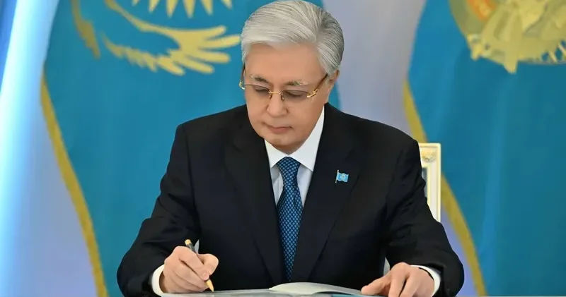 Президент арнаулы мемлекеттік органдар қызметі мәселелері жөніндегі заңға қол қойды