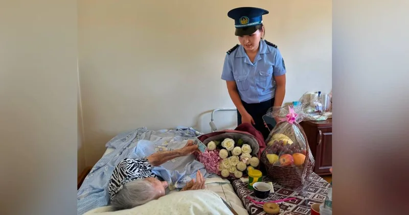 Таразда 99 жастағы тұрғынның жеке куәлігін полицейлер үйіне апарып табыстады