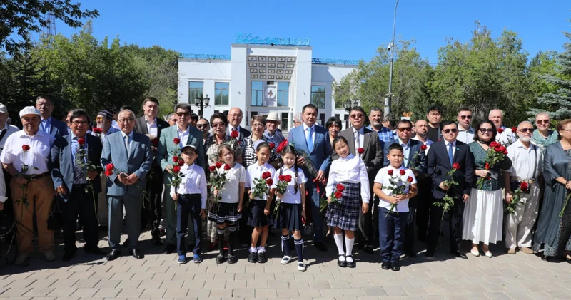 Қарағандыда Абай күніне орай 155 ке жуық іс шара өтіп, Book Picnic әдеби алаңы ашылды