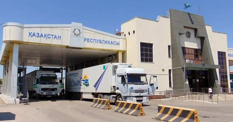 Шекарадағы жүк көліктерінің кезегі Қазақстан үкіметі мәселені қалай шешетінін айтты