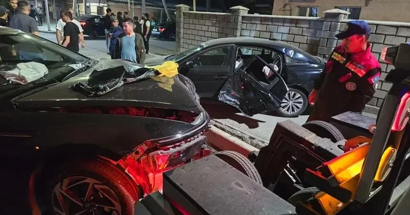 Алматыда такси мен Hyundai соқтығысып, үш адам ауруханаға түсті