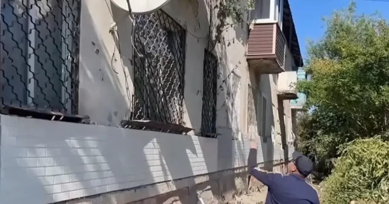 Подрядчик хотел сделать за свой счёт облицовку аварийного дома в Семее, но стало только хуже