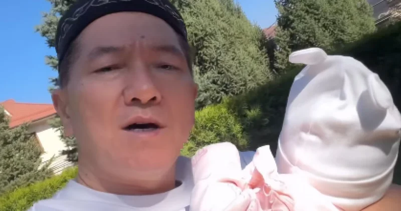 Сіздерге де жұғысты болсын!: Сәкен Майғазиев немересімен видео жариялады