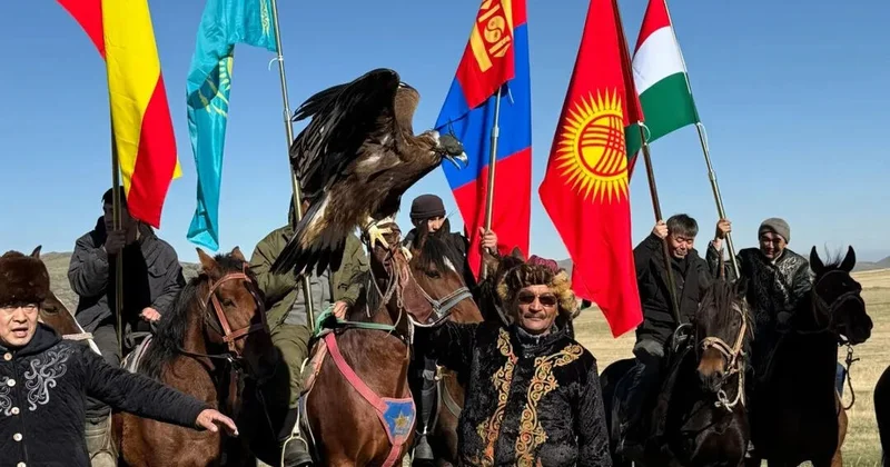 Себя показать, на других посмотреть