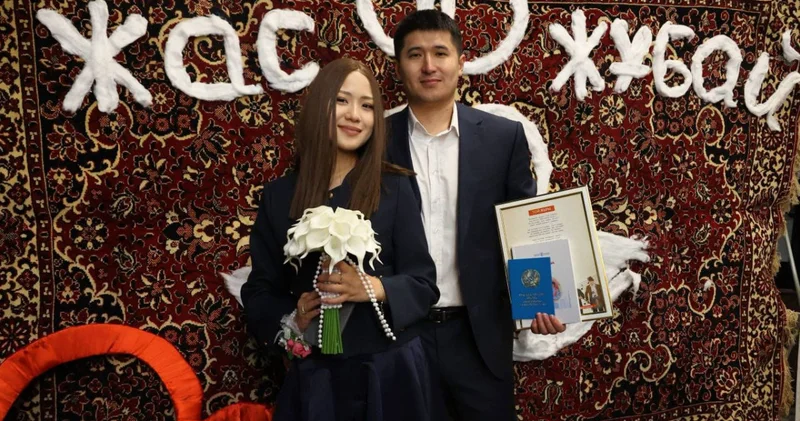 Жас жұбайлар күні Дос Мұқасанның репертуарындағы Той жыры әні ұлықталды