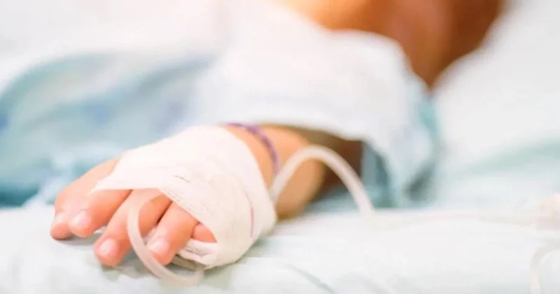 2 жыл бұрын анасы қайтыс болған : 6 жастағы бала дәрігерлердің салғырттығынан көз жұмды