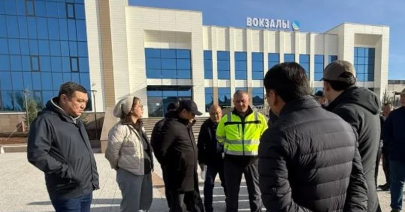 Вице министр транспорта проверил ход реконструкции старого вокзала в Астане