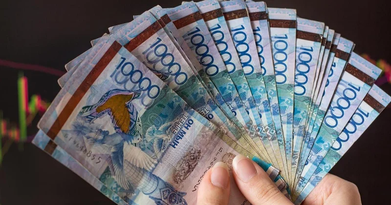 Кредиты на 85 тыс. тенге на человека, включая младенцев, оформили казахстанцы в сентябре