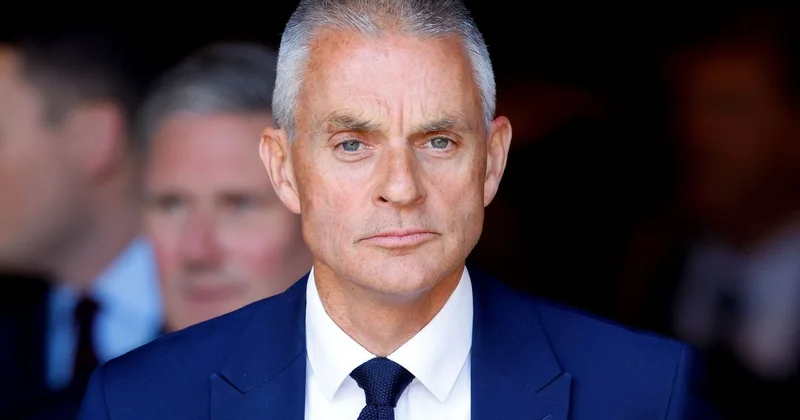 Гендиректор Би би си Тим Дэйви уходит в отставку на фоне скандала с речью Трампа