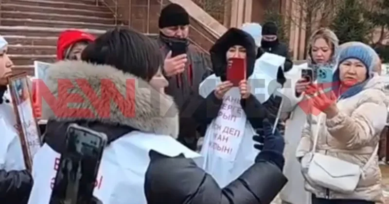 Матери погибших и пострадавших солдат вышли на митинг в Астане
