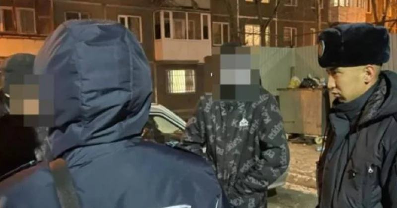 Работали за дозу : мужчин с листовками наркошопа задержали в Темиртау