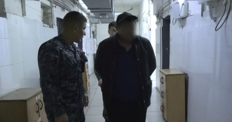 Водитель автобуса засмотрелся в телефон и сбил девушку на зебре в Алматы