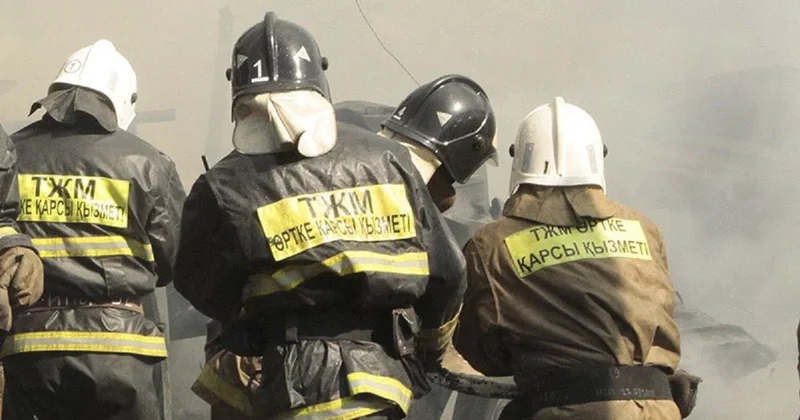 Пожарных в Актобе попросили вернуть выплаченные премии, чтобы встретить комиссию