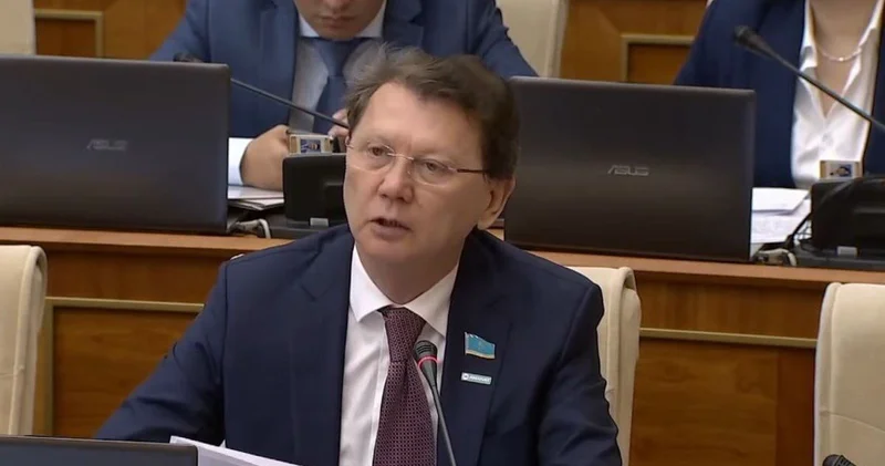 WhatsApp чаттар мен тапсырманың көптігі мұғалімнің уақытын алып, оқушымен жұмыс істеуге мүмкіндік бермейді Мархабат Жайымбетов