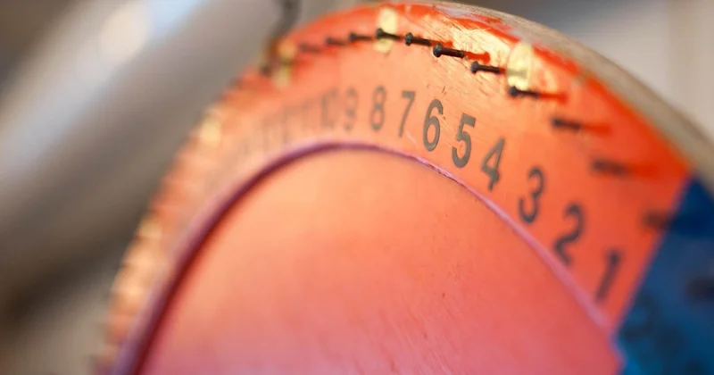 Мужчина сыграл в лотерею от скуки и выиграл почти миллион долларов